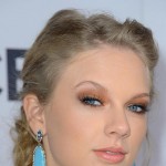 Taylor Swift makeup jewelry People s Choice Awards 2013