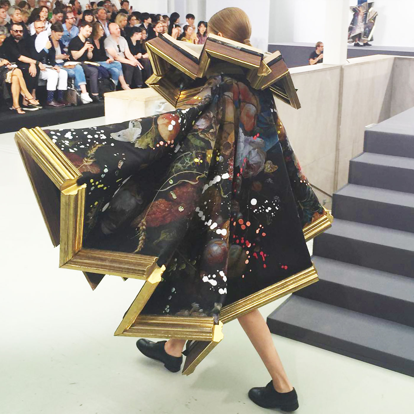 Viktor and Rolf Couture Fall 2015 back