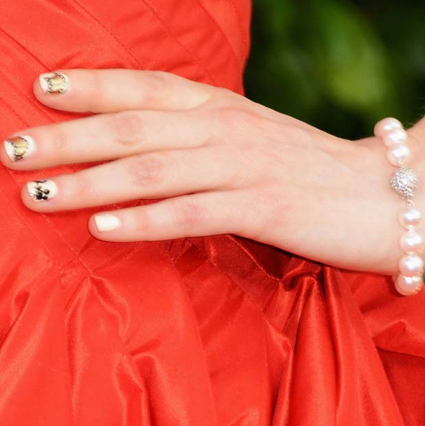 Zooey Deschanel’s Cute Nails, Red Dress 2013 Golden Globes